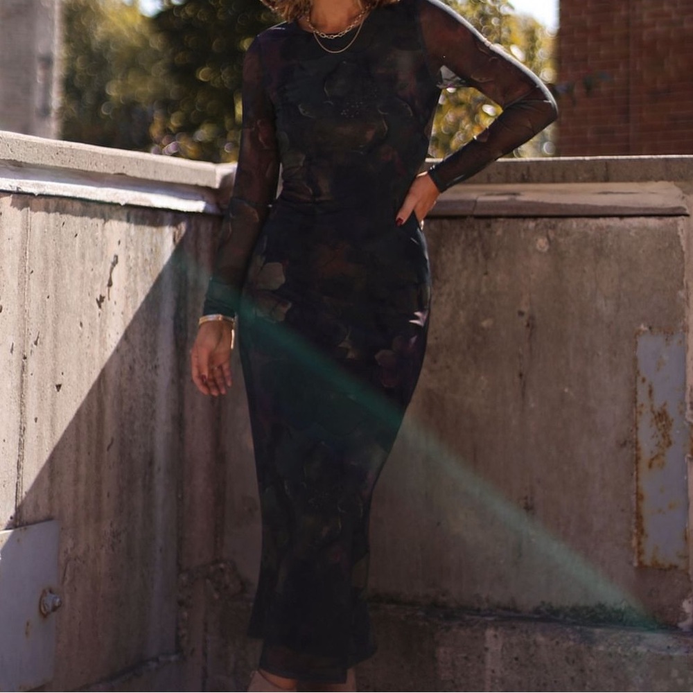 Lane201 dark floral long sleeve dress